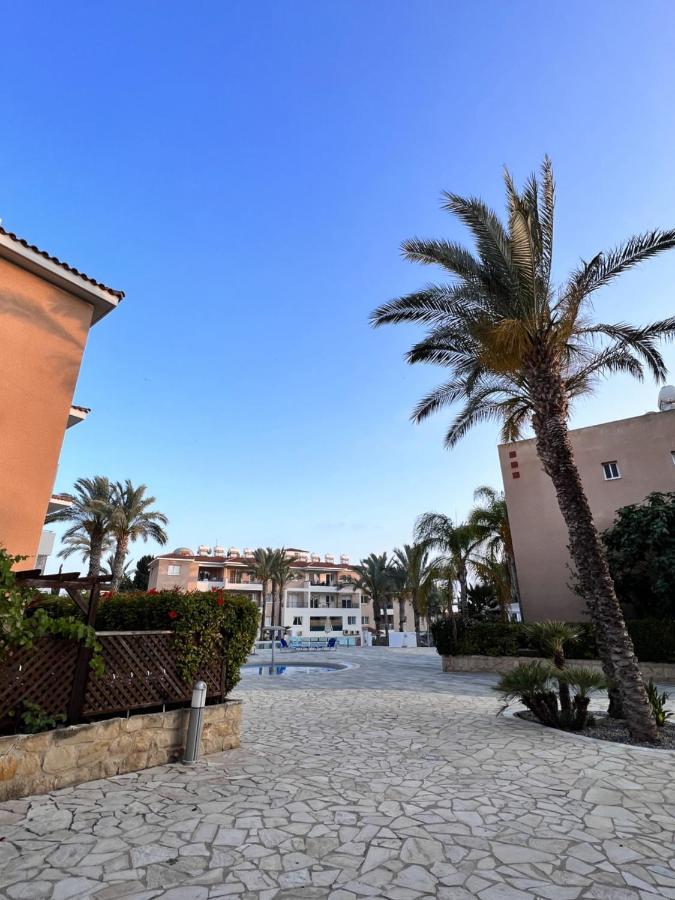 Iris Village Paphos Exterior foto