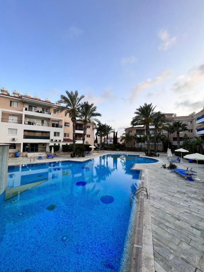 Iris Village Paphos Exterior foto