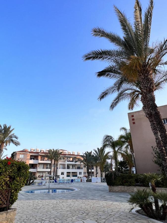 Iris Village Paphos Exterior foto