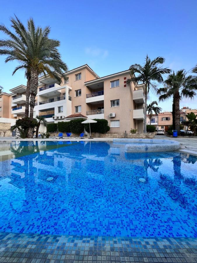Iris Village Paphos Exterior foto