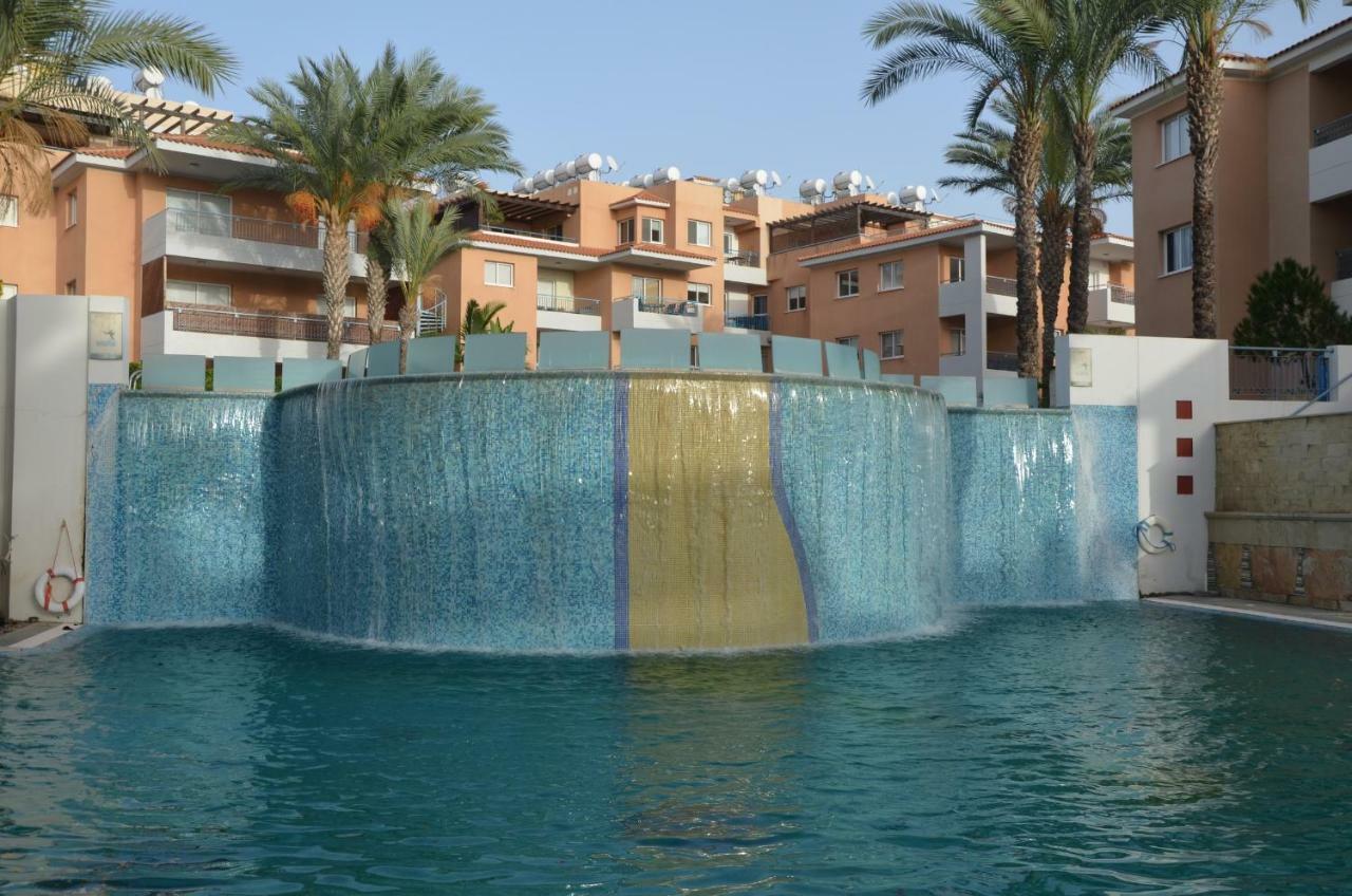 Iris Village Paphos Exterior foto