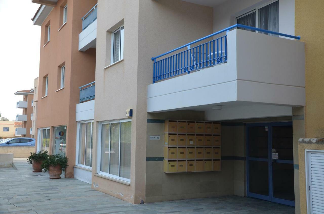 Iris Village Paphos Exterior foto